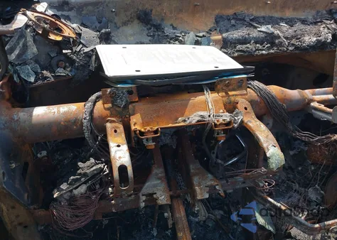 2015 Jeep Cherokee Limited z USA, uszkodzony, nr VIN 1C4PJMDS0FW710763